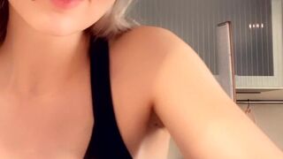 Sia Siberia Slut sweetly