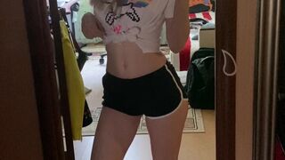 Sia Siberia cute babe masturbating pussy sex toys