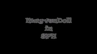 Mayvendoll showing her butt