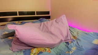 miss_blowjob black-haired lady caresses boobs