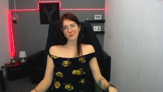 laurasmiles Wet brunette