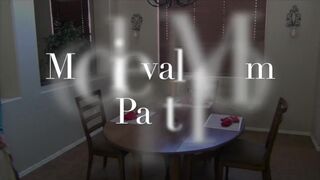 Mindi Mink ardent hottie jerking off her dildo