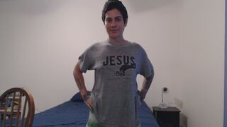 Erin Marie O'Keefe aka Goddess Green Eyed naughty slut communicates in private e