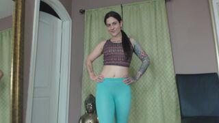 Erin Marie O'Keefe aka Goddess Green Eyed submissive chick makes suction