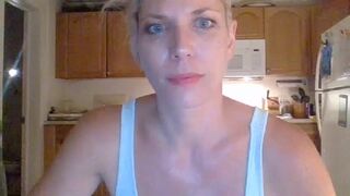 xtina83 gently fucks pussy