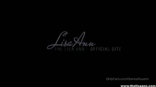 thereallisaan busty blonde is sucking a pussy