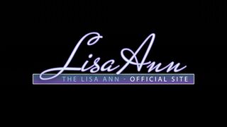 thereallisaan slim mulatto dancing erotic dance