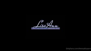 thereallisaan tender small fucks herself in the pussy