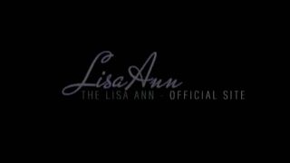 thereallisaan luxurious chick caresses lips sex