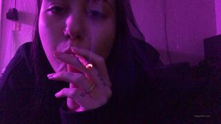 stacysinn cute girl fingering pussy with vibrator