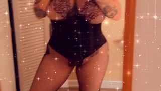 scarlet_elli Cute bitch