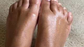 princessofthesoles busty blonde masturbating with sex toys