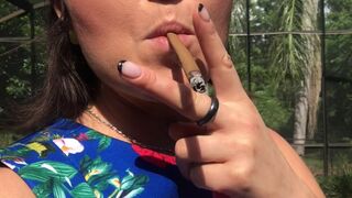 iamhelenapric graceful devil with her palm rubs her vagina