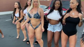 zara_g sexy blonde pulls pussy hand