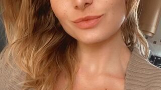 victoria may89 chic shows shaved holes