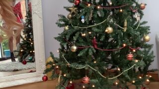 victoria may89 juicy breasts and smooth pussy