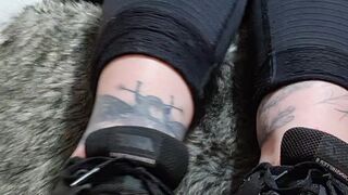 soleneed Dark haired babe