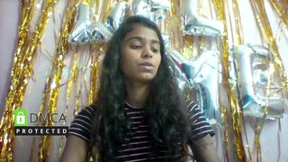 fuck_jasmine housewalker reveals her delicious body