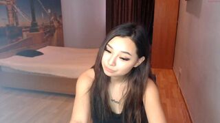 melli_amoon slim bitch jerks off with sex toys