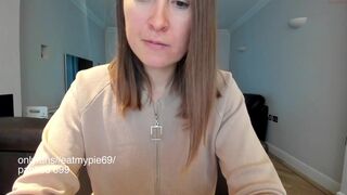 eatmypie69 rebellious slut licks dildo