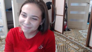 candymini cute slut jerking shaved cunt