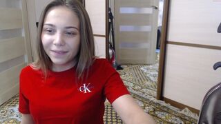candymini cute slut jerking shaved cunt