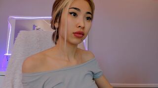 assuri_yu jerking in the car