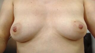 amy_snow crazy chick fondles her cunt by hand