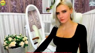 alexis_coy gorgeous chick licks phallus and pulls pussy