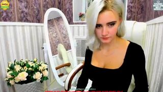 alexis_coy gorgeous chick licks phallus and pulls pussy