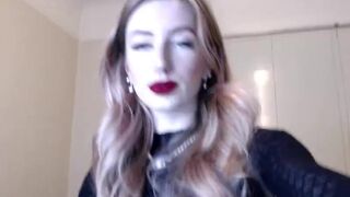 summerskyexo attractive model entertains erotic shows