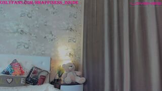 xxxx13xxxx naughty bitch fucks pussy