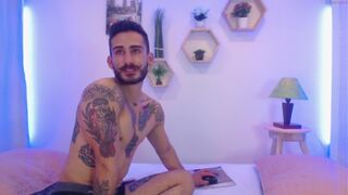 wanda_thian Wicked chick sucks off a fat dick