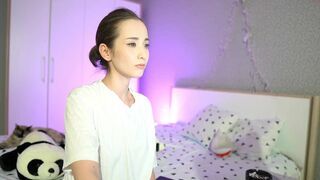 eliayun_ luscious whore rubs boobs with oil