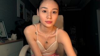 eliayun_ gorgeous way demonstrates big tits
