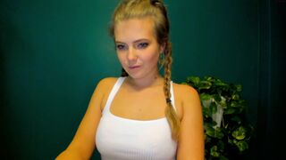 sunshinekate slutty lady fucks her ass hard