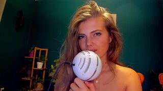 sunshinekate gorgeous brunette girl passionately sucks dildo