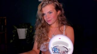 sunshinekate cute whore takes off her panties and jerks off her cunt