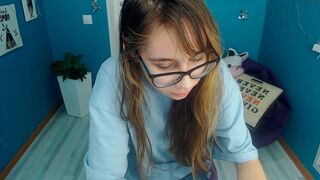 agnes_sindi busty schoolgirl fingering pussy