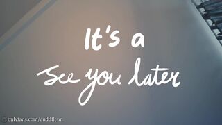 tamagochi_gf black-haired beauty pulls sex lips