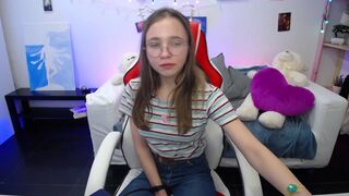lucky_leslie cute striptease