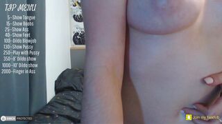 littlee33 tasty babe fucks both holes