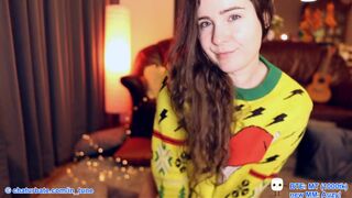 in_tune a young queen fucks both holes