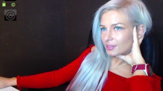 debralee spicy chick exposes sexy body