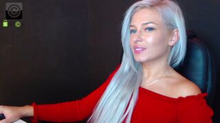 debralee spicy chick exposes sexy body