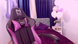 alyssafabulous mature masturbates in front of webcam