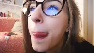 manyvids xxAlice2 black haired lady puts big tits