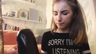 manyvids xxAlice2 black haired lady puts big tits