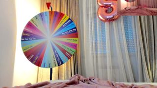 xJoannaBearX thick mare pulls off with a dildo