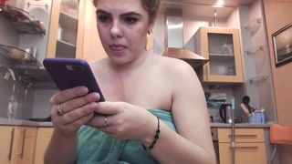 lusycandy crazy chick spreads legs